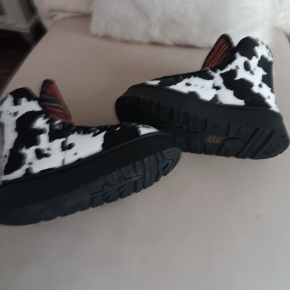 Western Cow Print Snow Boots For Women – Stylish And Cozy Winter Footwear - Picture 5 of 7